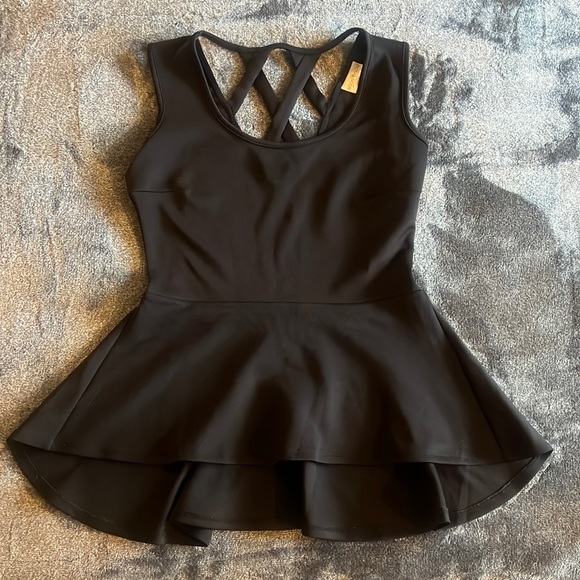 Bisou Bisou by Michele Bohbot Black Peplum Cross Back Sleeveless Top size Small - Picture 1 of 7